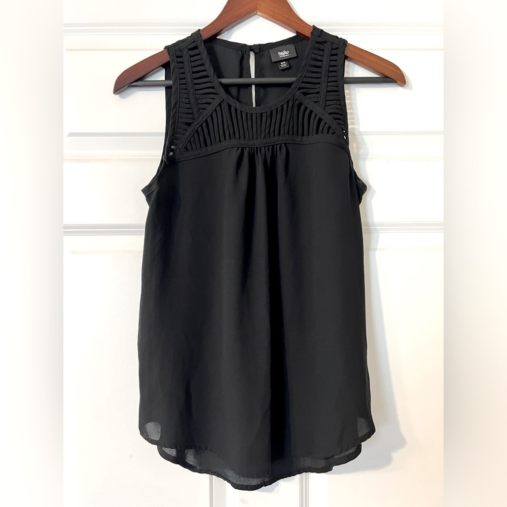 Women’s XS work tank top with strappy collar details
